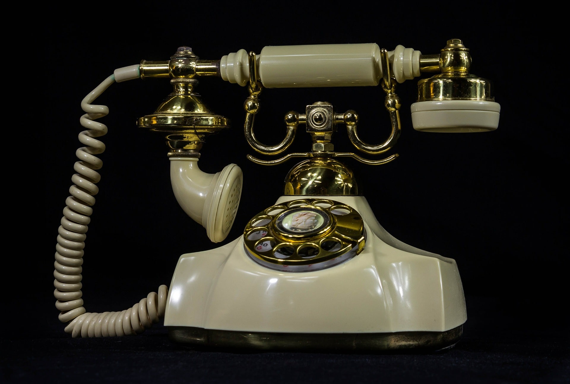 wer-hat-das-telefon-erfunden-telefonmuseum-jena